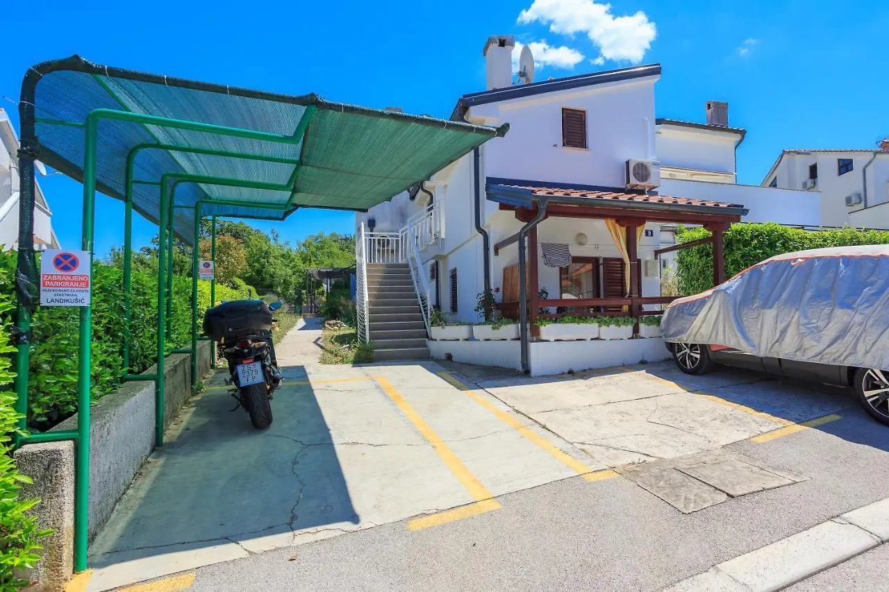 Apartment Landikusic By El-Pi Tours Njivice Croatia